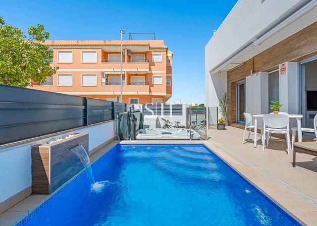 3 soveværelse Byhus til salg i Formentera del Segura med swimmingpool - € 329.000 (Ref: 9811108)