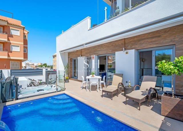 3 soveværelse Byhus til salg i Formentera del Segura med swimmingpool - € 329.000 (Ref: 9811108)