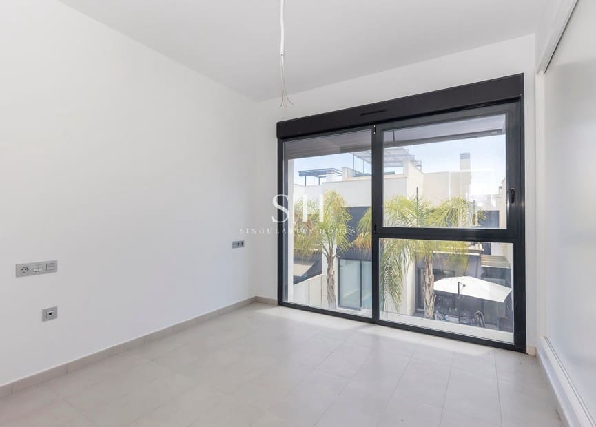 3 Zimmer Villa zu verkaufen in Orihuela Costa mit Pool - 319.000 € (Ref: 9834612)