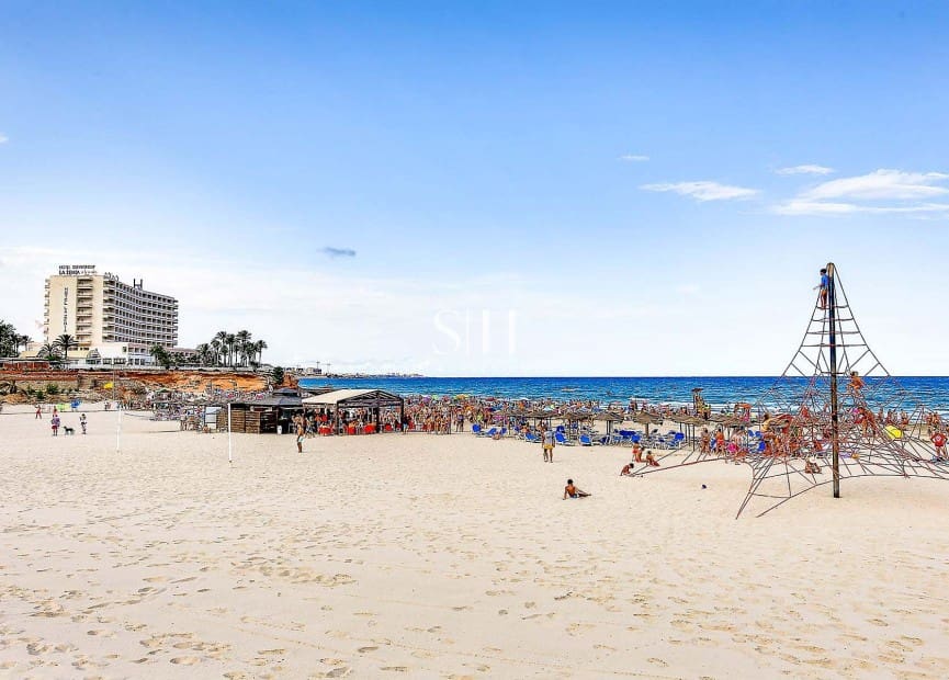 3 camera da letto Villa in vendita in La Zenia con piscina - 890.000 € (Rif: 9844434)