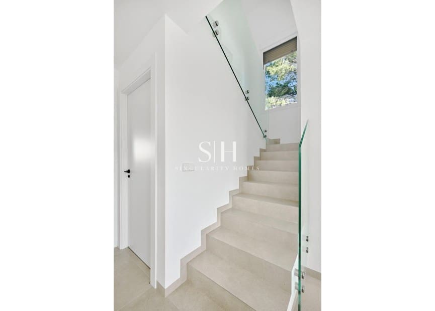 3 slaapkamer Villa te koop in Orihuela Costa met zwembad - € 760.000 (Ref: 9844435)