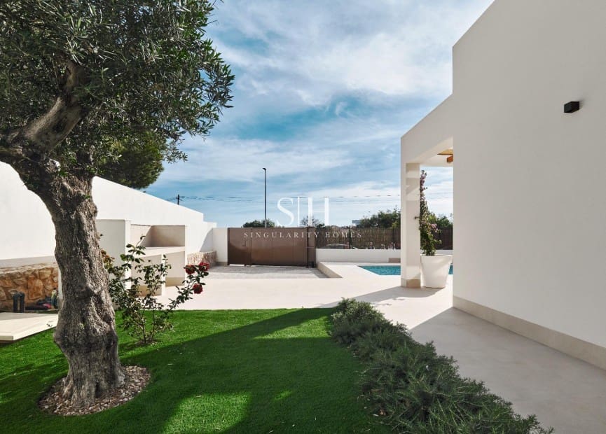 3 slaapkamer Villa te koop in Orihuela Costa met zwembad - € 760.000 (Ref: 9844435)
