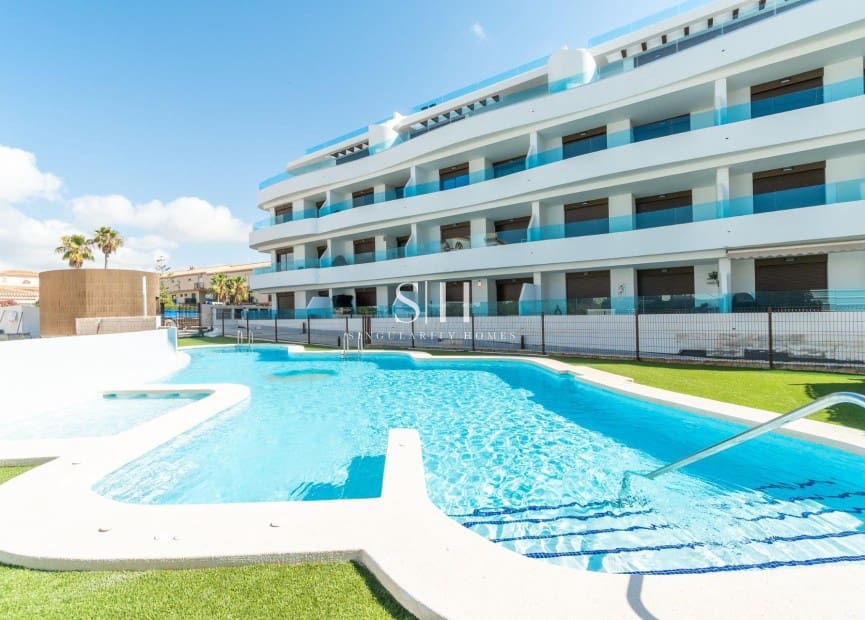 2 sypialnia Apartament na sprzedaż w Playa Flamenca z basenem garażem - 375 000 € (Ref: 9844438)