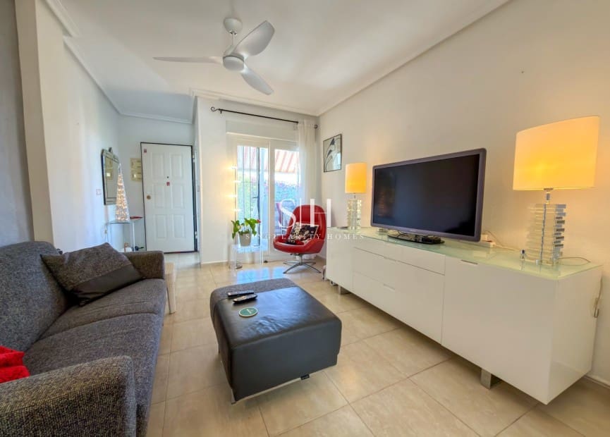 2 soveværelse Byhus til salg i Orihuela Costa med swimmingpool garage - € 182.500 (Ref: 9854310)