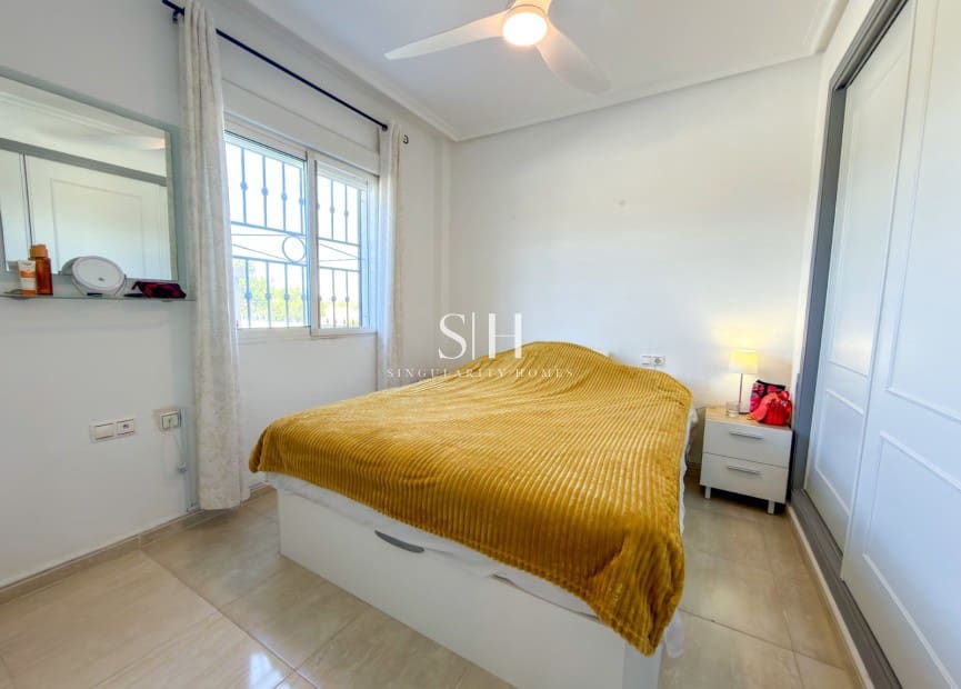 2 soveværelse Byhus til salg i Orihuela Costa med swimmingpool garage - € 182.500 (Ref: 9854310)