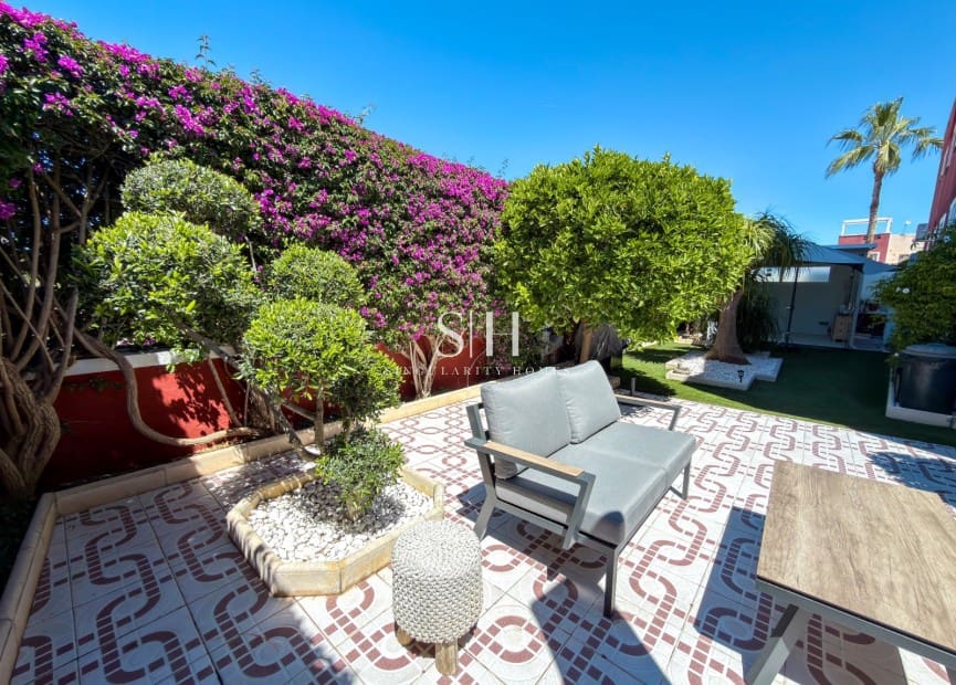 2 soveværelse Byhus til salg i Orihuela Costa med swimmingpool garage - € 182.500 (Ref: 9854310)