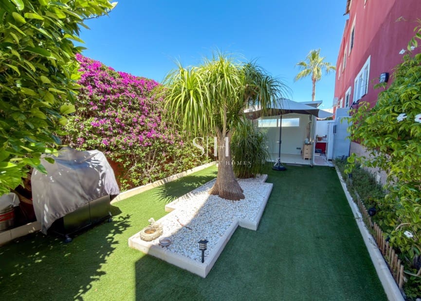 2 soveværelse Byhus til salg i Orihuela Costa med swimmingpool garage - € 182.500 (Ref: 9854310)
