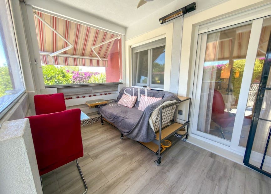 2 soveværelse Byhus til salg i Orihuela Costa med swimmingpool garage - € 182.500 (Ref: 9854310)