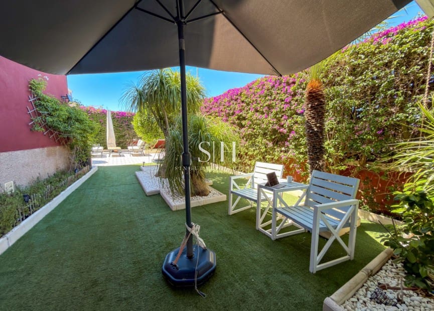 2 soveværelse Byhus til salg i Orihuela Costa med swimmingpool garage - € 182.500 (Ref: 9854310)