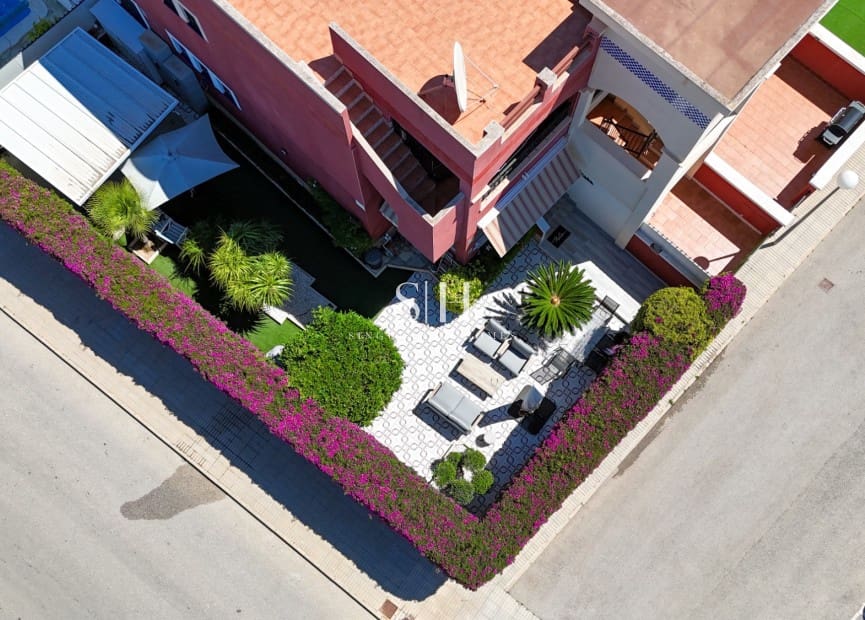 2 soveværelse Byhus til salg i Orihuela Costa med swimmingpool garage - € 182.500 (Ref: 9854310)