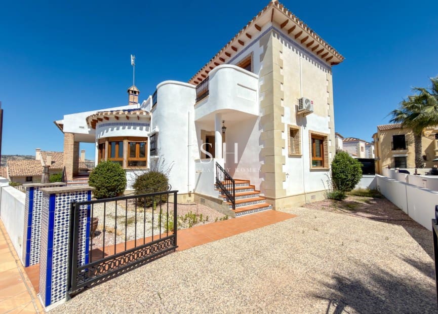 3 bedroom Villa for sale in Algorfa with pool - € 375,000 (Ref: 9863500)