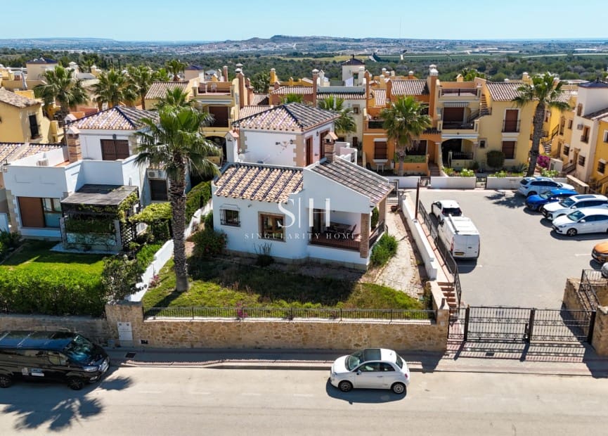 3 bedroom Villa for sale in Algorfa with pool - € 375,000 (Ref: 9863500)