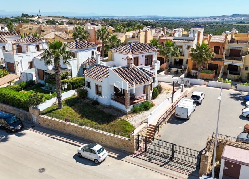 3 bedroom Villa for sale in Algorfa with pool - € 375,000 (Ref: 9863500)