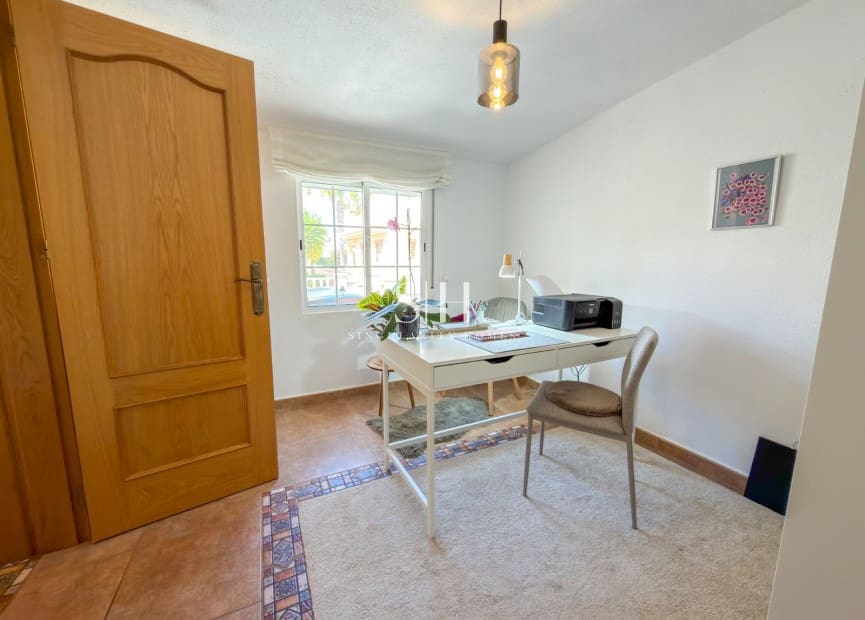 4 sypialnia Willa na sprzedaż w Los Dolses z basenem garażem - 335 000 € (Ref: 9863501)