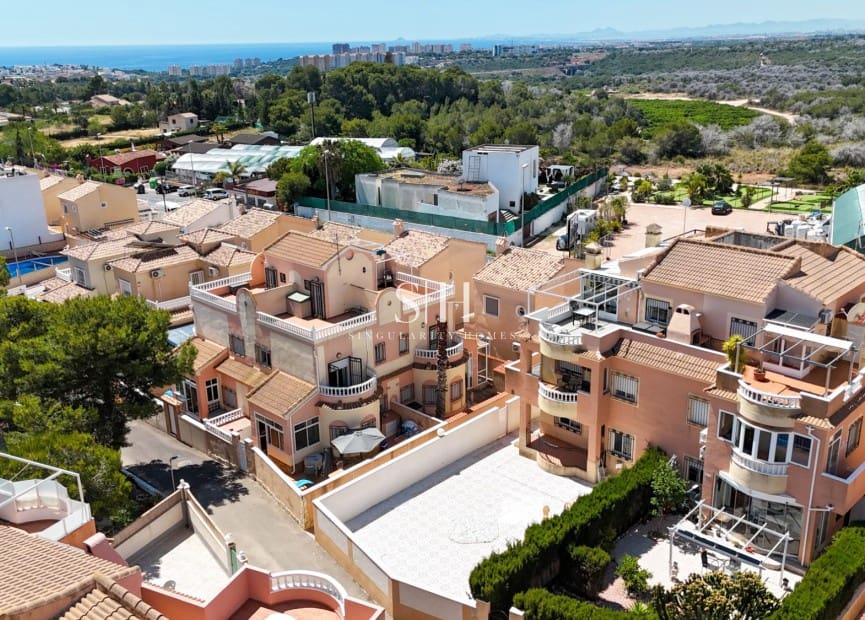 Apartamento de 2 habitaciones en Orihuela Costa en venta con piscina - 199.000 € (Ref: 9874313)
