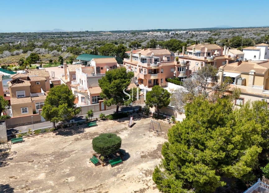 Apartamento de 2 habitaciones en Orihuela Costa en venta con piscina - 199.000 € (Ref: 9874313)