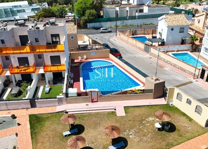 Apartamento de 2 habitaciones en Orihuela Costa en venta con piscina - 199.000 € (Ref: 9874313)