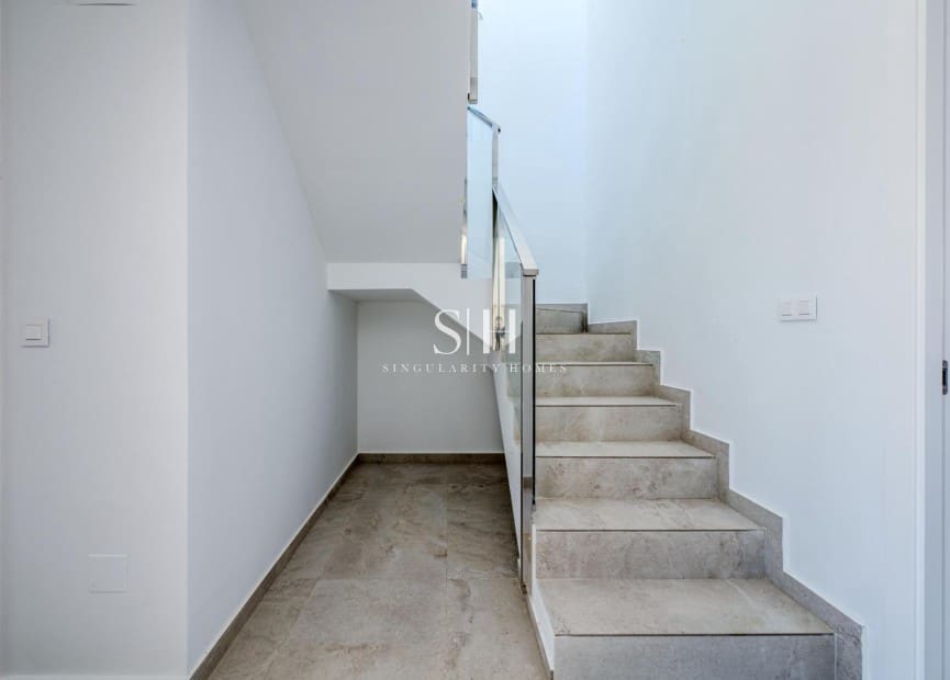 Chalet de 3 habitaciones en Algorfa en venta con piscina garaje - 489.000 € (Ref: 9883775)