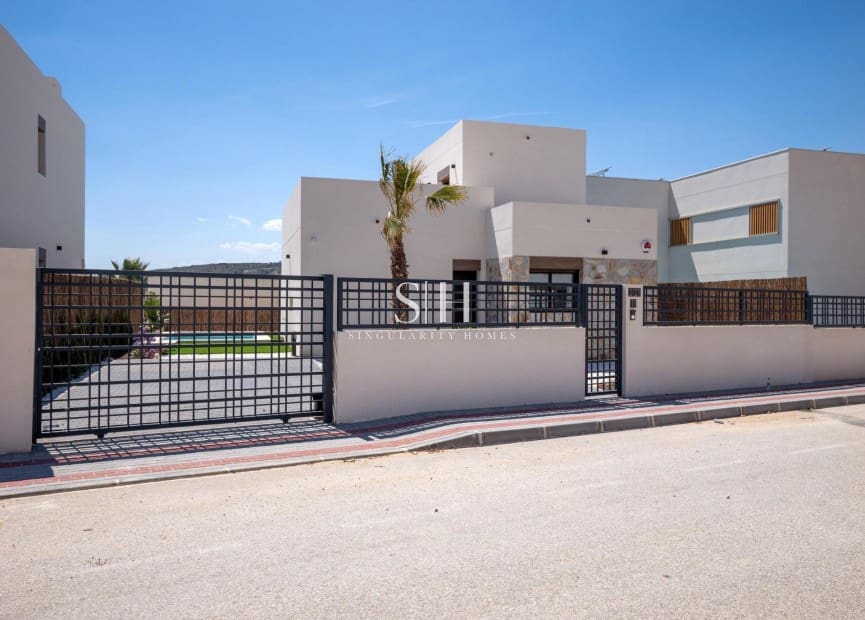 Chalet de 3 habitaciones en Algorfa en venta con piscina garaje - 489.000 € (Ref: 9883775)