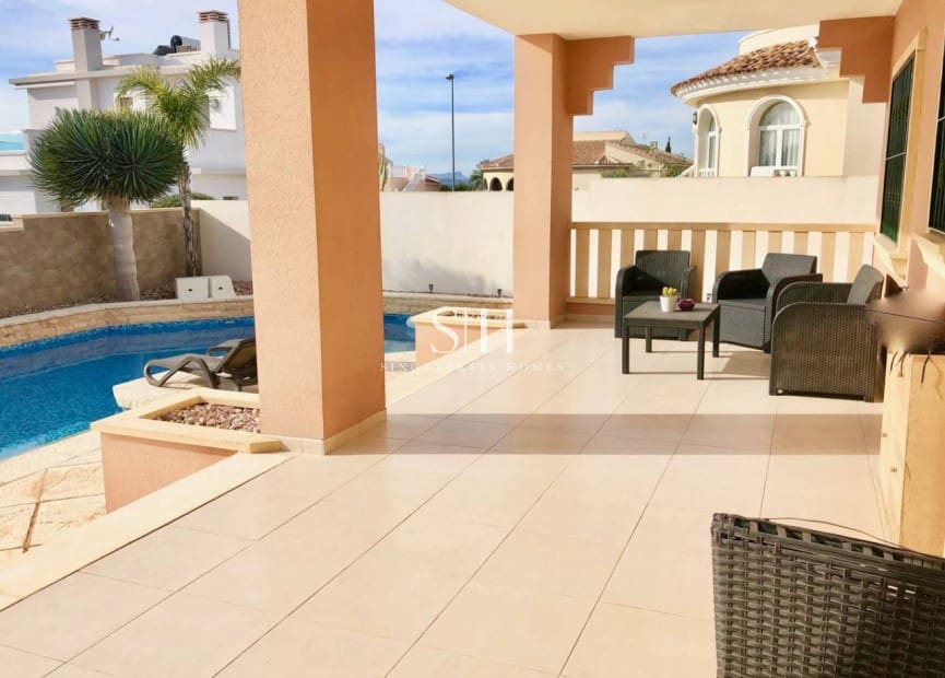 4 quarto Moradia para venda em Ciudad Quesada com piscina garagem - 520 000 € (Ref: 9914894)