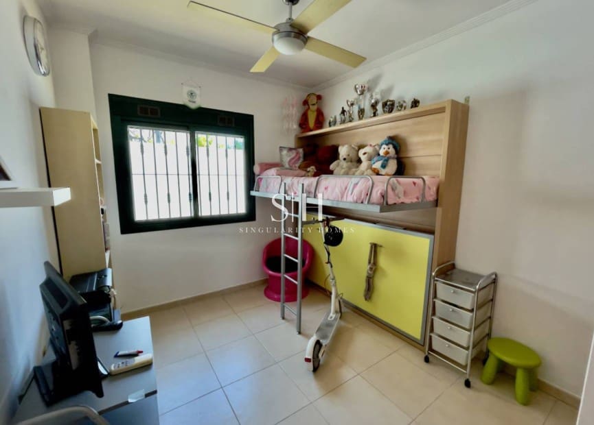 4 quarto Moradia para venda em Ciudad Quesada com piscina garagem - 520 000 € (Ref: 9914894)