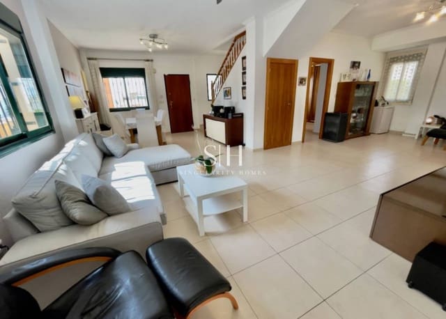 4 quarto Moradia para venda em Ciudad Quesada, Rojales com piscina garagem - 520 000 € (Ref: 9914894)
