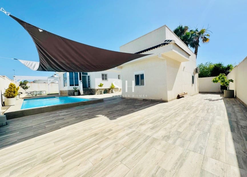 4 camera da letto Villa in vendita in Ciudad Quesada con piscina garage - 470.000 € (Rif: 9914898)