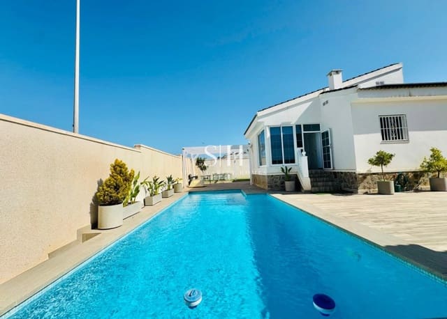 4 camera da letto Villa in vendita in Ciudad Quesada, Rojales con piscina garage - 470.000 € (Rif: 9914898)