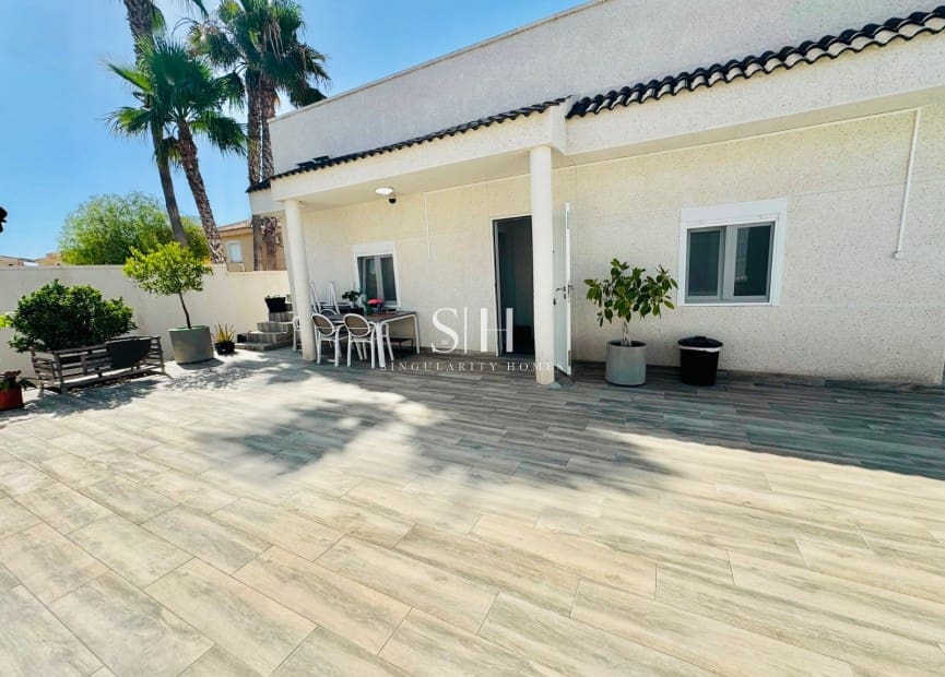 4 camera da letto Villa in vendita in Ciudad Quesada con piscina garage - 470.000 € (Rif: 9914898)