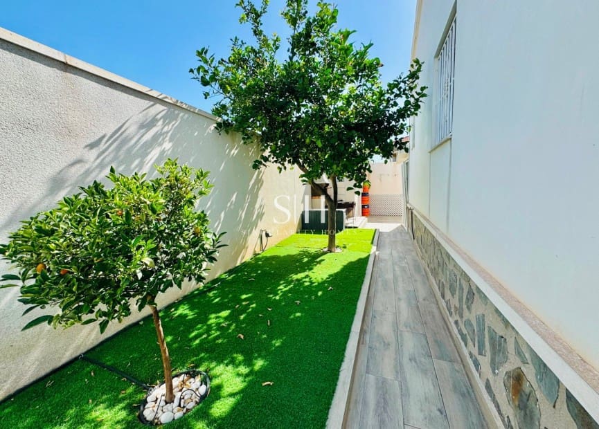 4 camera da letto Villa in vendita in Ciudad Quesada con piscina garage - 470.000 € (Rif: 9914898)