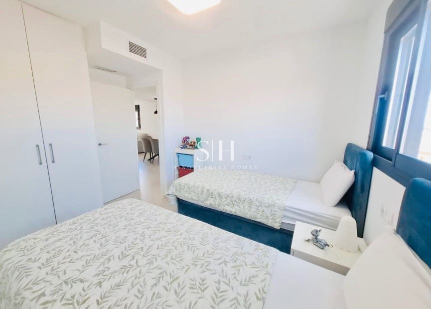 3 sovrum Lägenhet till salu i Orihuela Costa med pool garage - 390 000 € (Ref: 9914899)