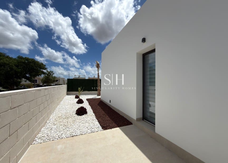 3 bedroom Villa for sale in Los Montesinos with pool - € 499,000 (Ref: 9919246)