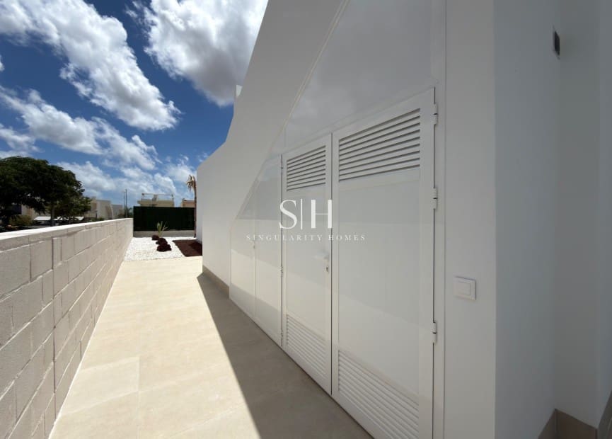 3 bedroom Villa for sale in Los Montesinos with pool - € 499,000 (Ref: 9919246)