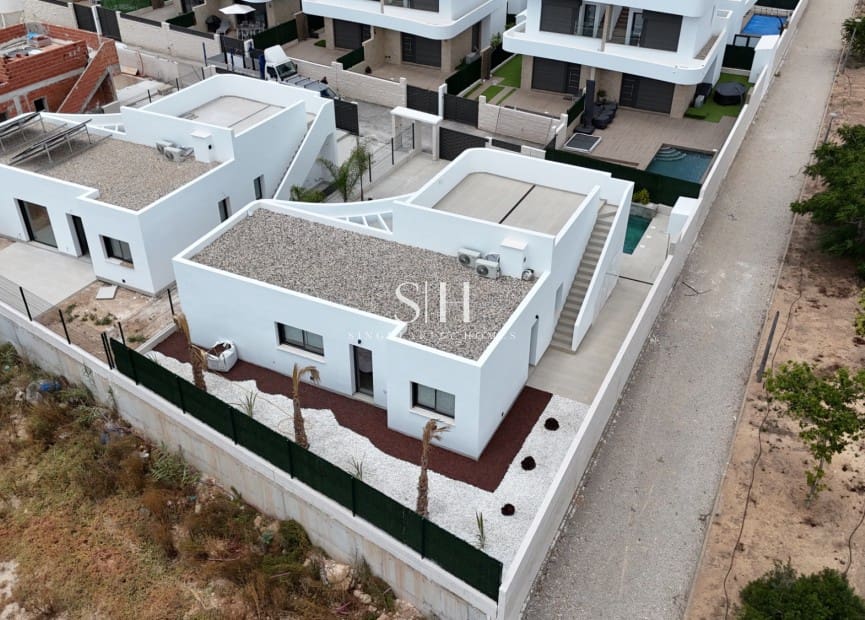 3 bedroom Villa for sale in Los Montesinos with pool - € 499,000 (Ref: 9919246)