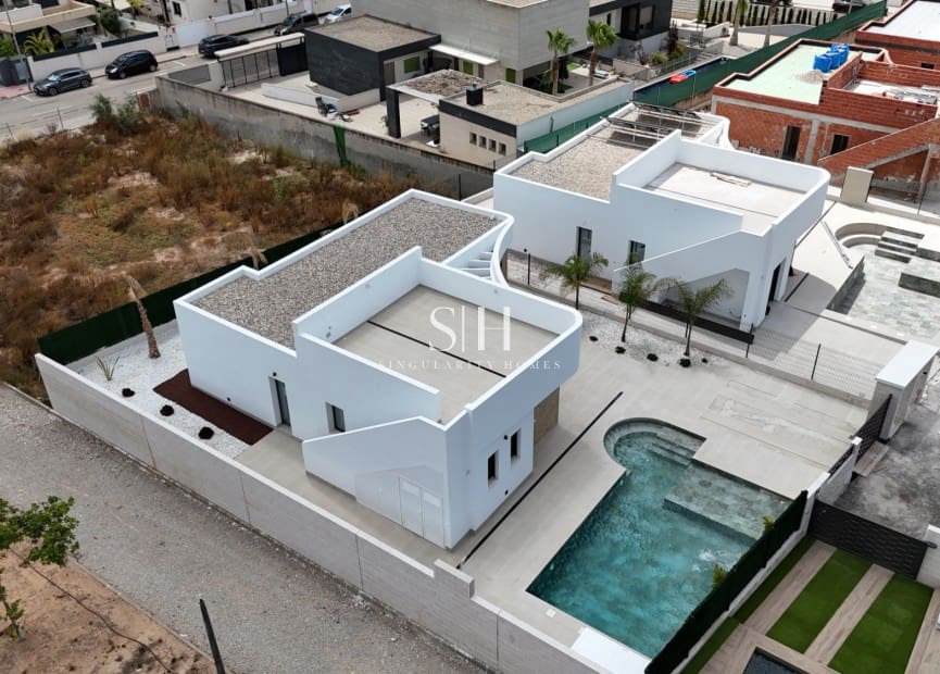 3 bedroom Villa for sale in Los Montesinos with pool - € 499,000 (Ref: 9919246)