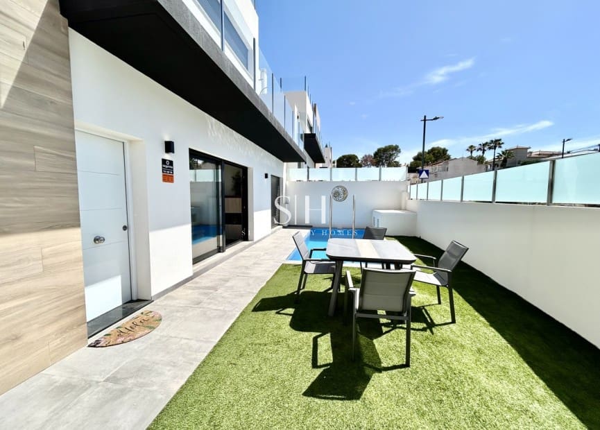 2 camera da letto Villa in vendita in Orihuela Costa con piscina garage - 425.000 € (Rif: 9919250)