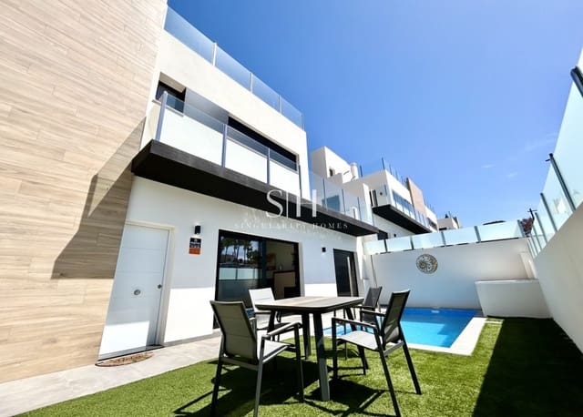 2 camera da letto Villa in vendita in Villamartin, Orihuela con piscina garage - 425.000 € (Rif: 9919250)