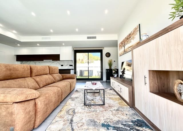 2 camera da letto Villa in vendita in Villamartin, Orihuela con piscina garage - 425.000 € (Rif: 9919250)