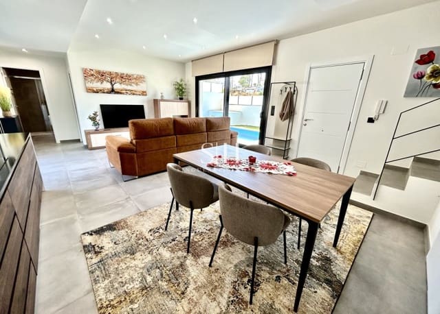 2 camera da letto Villa in vendita in Villamartin, Orihuela con piscina garage - 425.000 € (Rif: 9919250)
