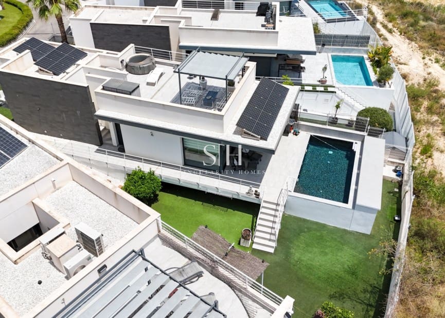 5 soverom Villa til salgs i San Miguel de Salinas med svømmebasseng - € 679 000 (Ref: 9919253)