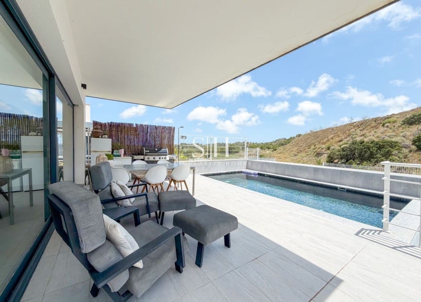5 soverom Villa til salgs i San Miguel de Salinas med svømmebasseng - € 679 000 (Ref: 9919253)