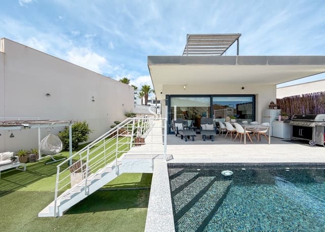 5 slaapkamer Villa te koop in San Miguel de Salinas met zwembad - € 649.000 (Ref: 9919253)