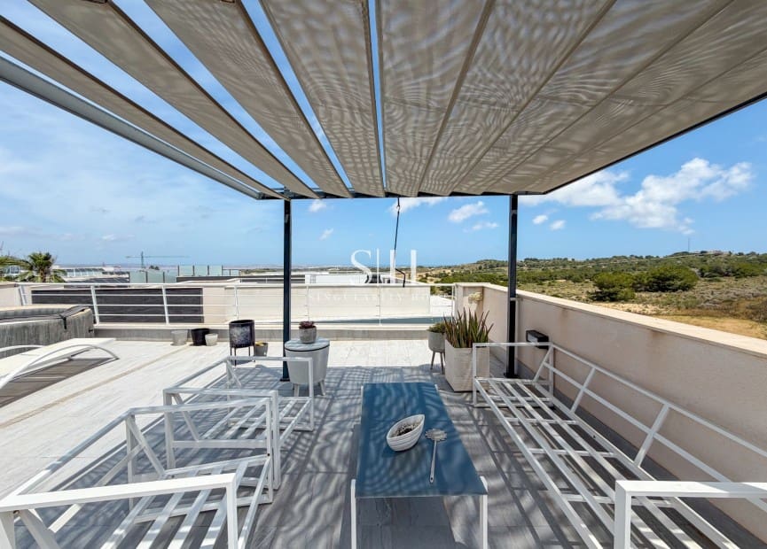 5 slaapkamer Villa te koop in San Miguel de Salinas met zwembad - € 649.000 (Ref: 9919253)