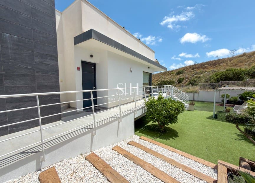 5 slaapkamer Villa te koop in San Miguel de Salinas met zwembad - € 649.000 (Ref: 9919253)