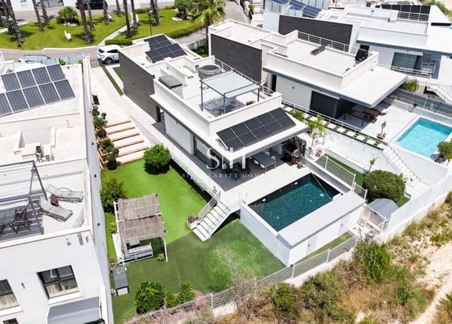 5 slaapkamer Villa te koop in San Miguel de Salinas met zwembad - € 649.000 (Ref: 9919253)