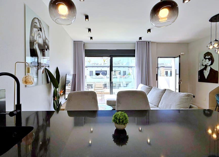 2 soverom Penthouse til salgs i Orihuela Costa med svømmebasseng garasje - € 379 000 (Ref: 9919255)