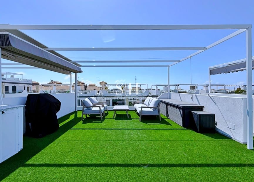 2 soverom Penthouse til salgs i Orihuela Costa med svømmebasseng garasje - € 379 000 (Ref: 9919255)