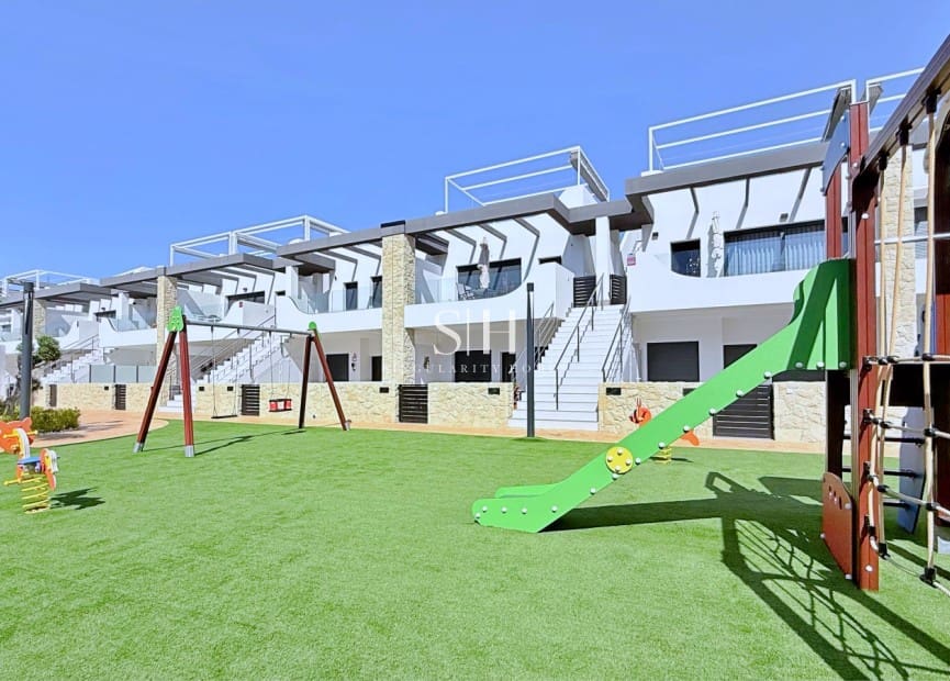 2 soverom Penthouse til salgs i Orihuela Costa med svømmebasseng garasje - € 379 000 (Ref: 9919255)