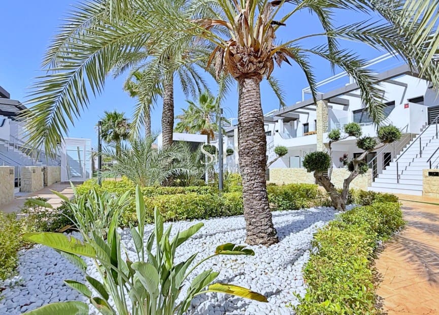 2 soverom Penthouse til salgs i Orihuela Costa med svømmebasseng garasje - € 379 000 (Ref: 9919255)