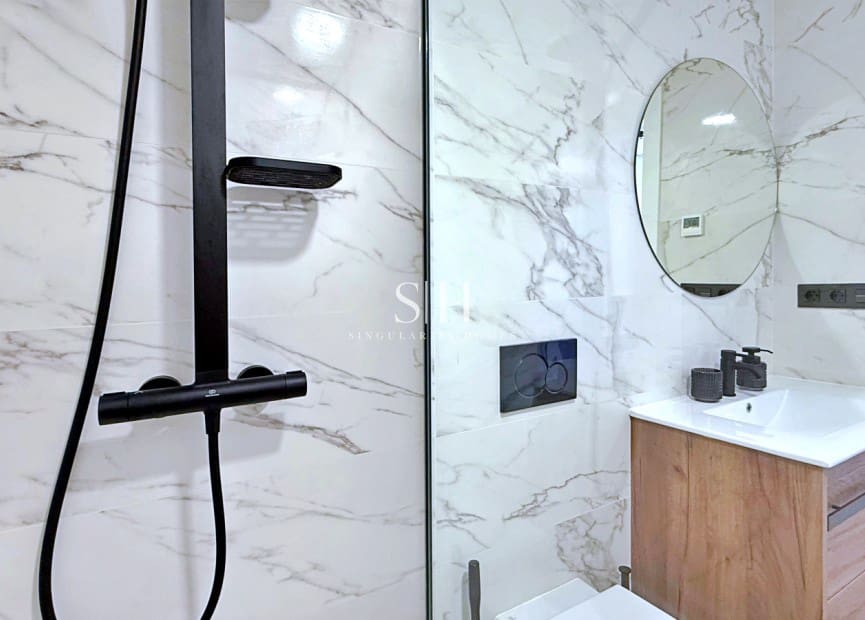 2 soverom Penthouse til salgs i Orihuela Costa med svømmebasseng garasje - € 379 000 (Ref: 9919255)